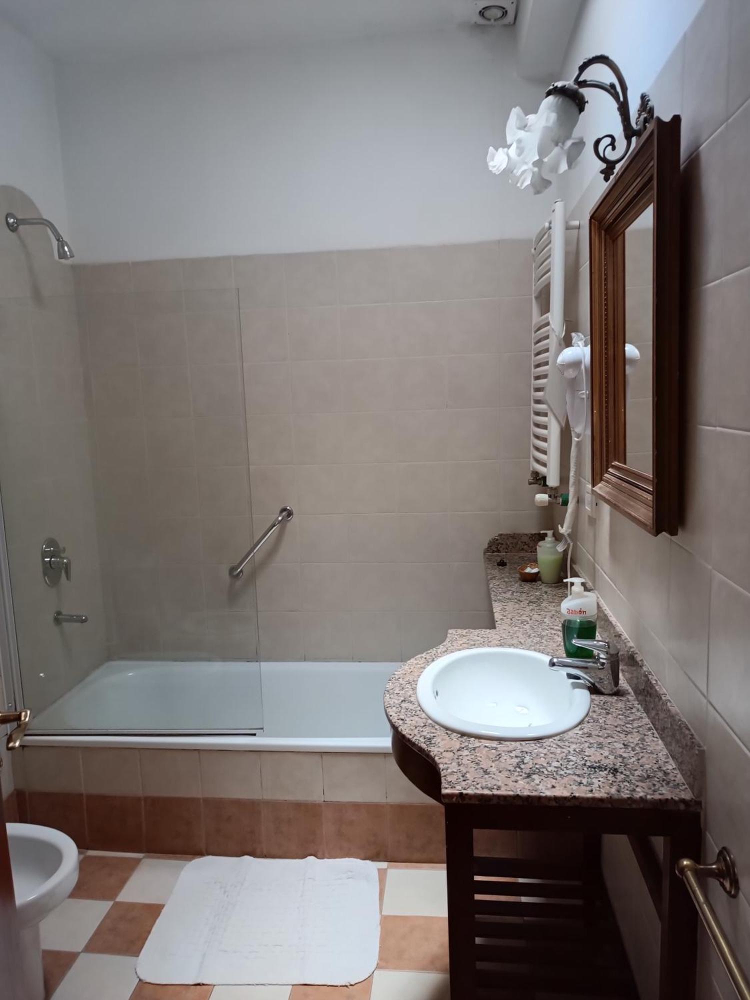 Habitación Cuádruple con baño privado
