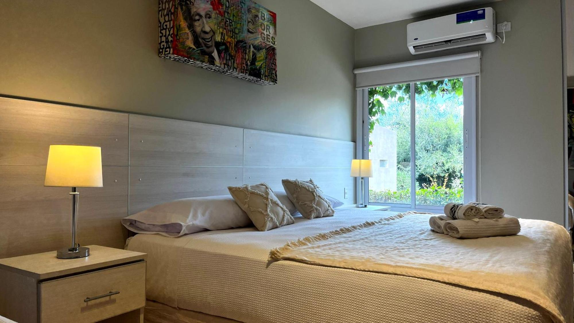 Double Room,1758383254:JPEG